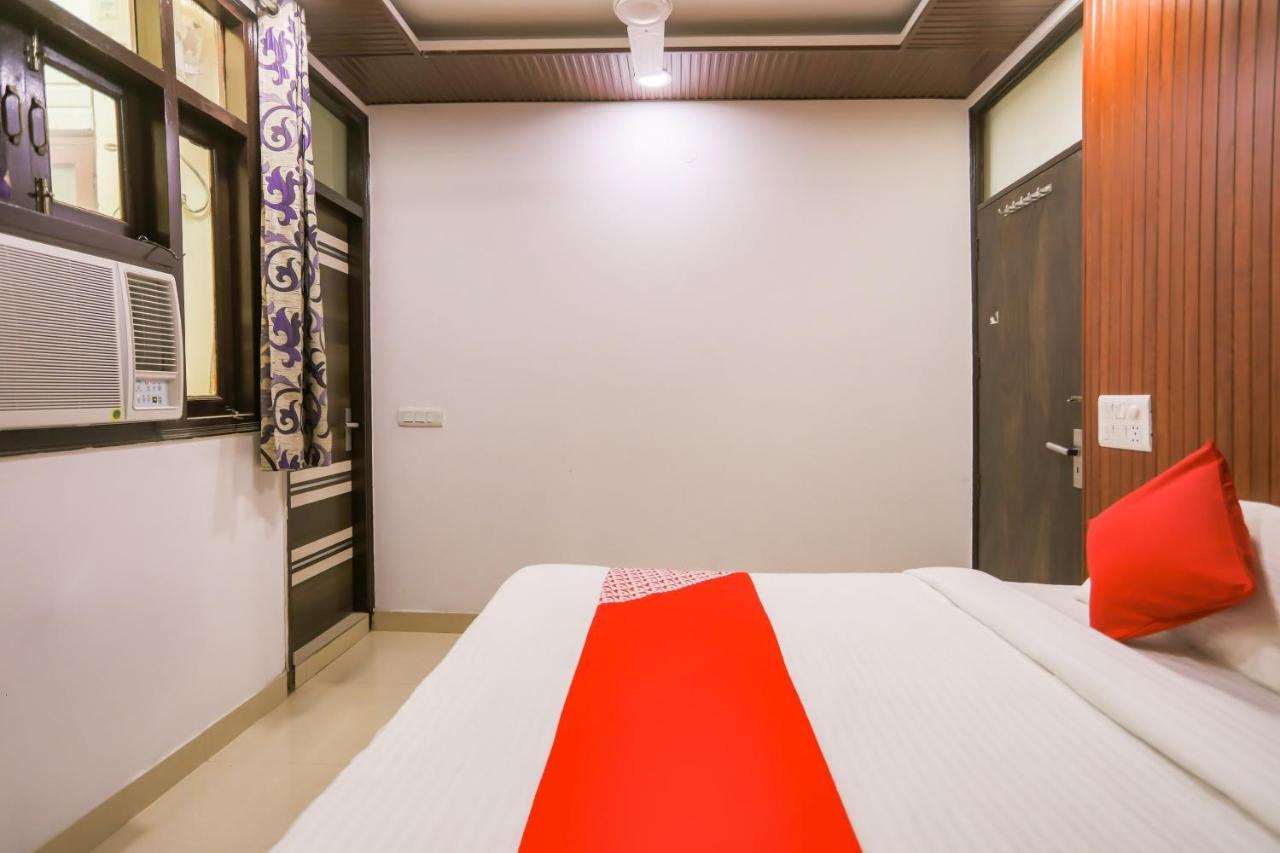 Oyo Jai Palace Új-Delhi Kültér fotó